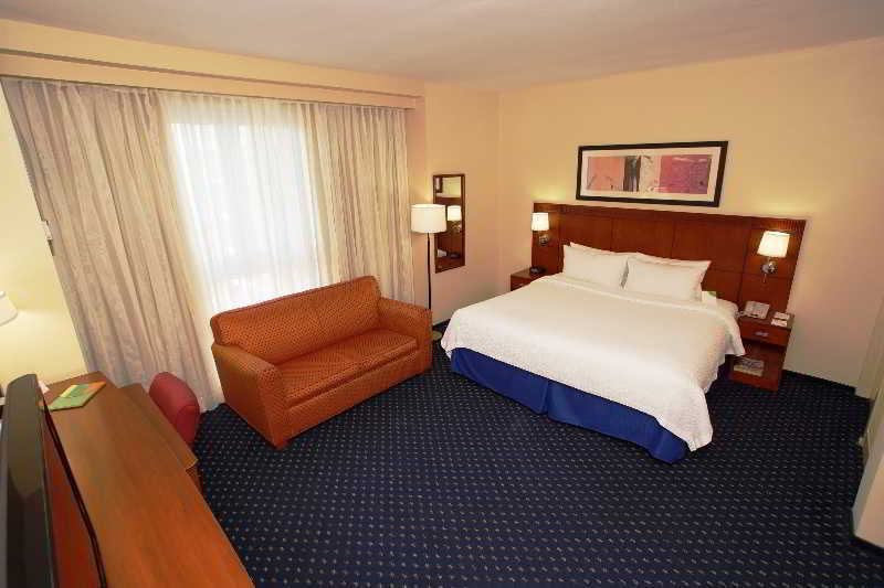 Hotel Courtyard By Marriott San Juan Miramar Exterior foto