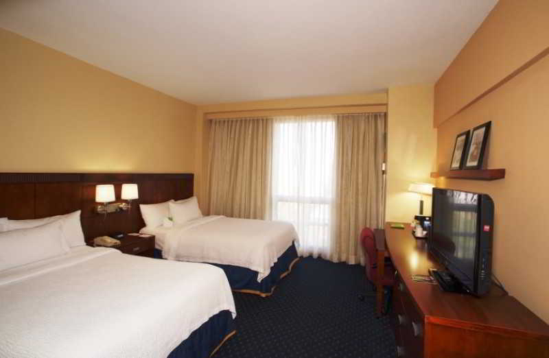 Hotel Courtyard By Marriott San Juan Miramar Exterior foto