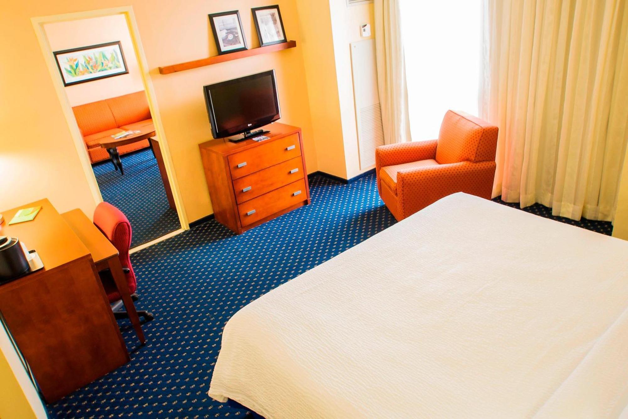 Hotel Courtyard By Marriott San Juan Miramar Exterior foto