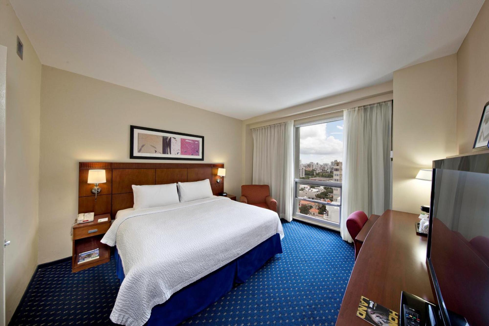 Hotel Courtyard By Marriott San Juan Miramar Exterior foto