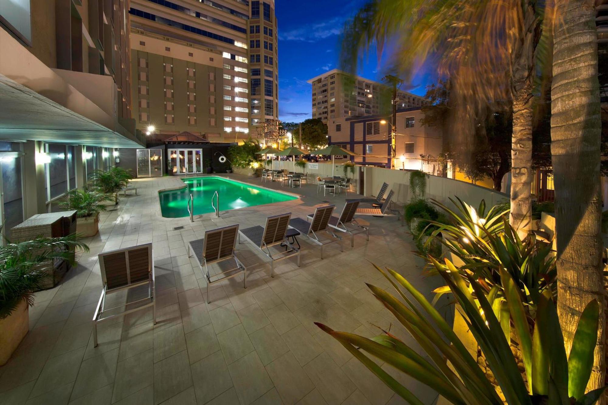 Hotel Courtyard By Marriott San Juan Miramar Exterior foto