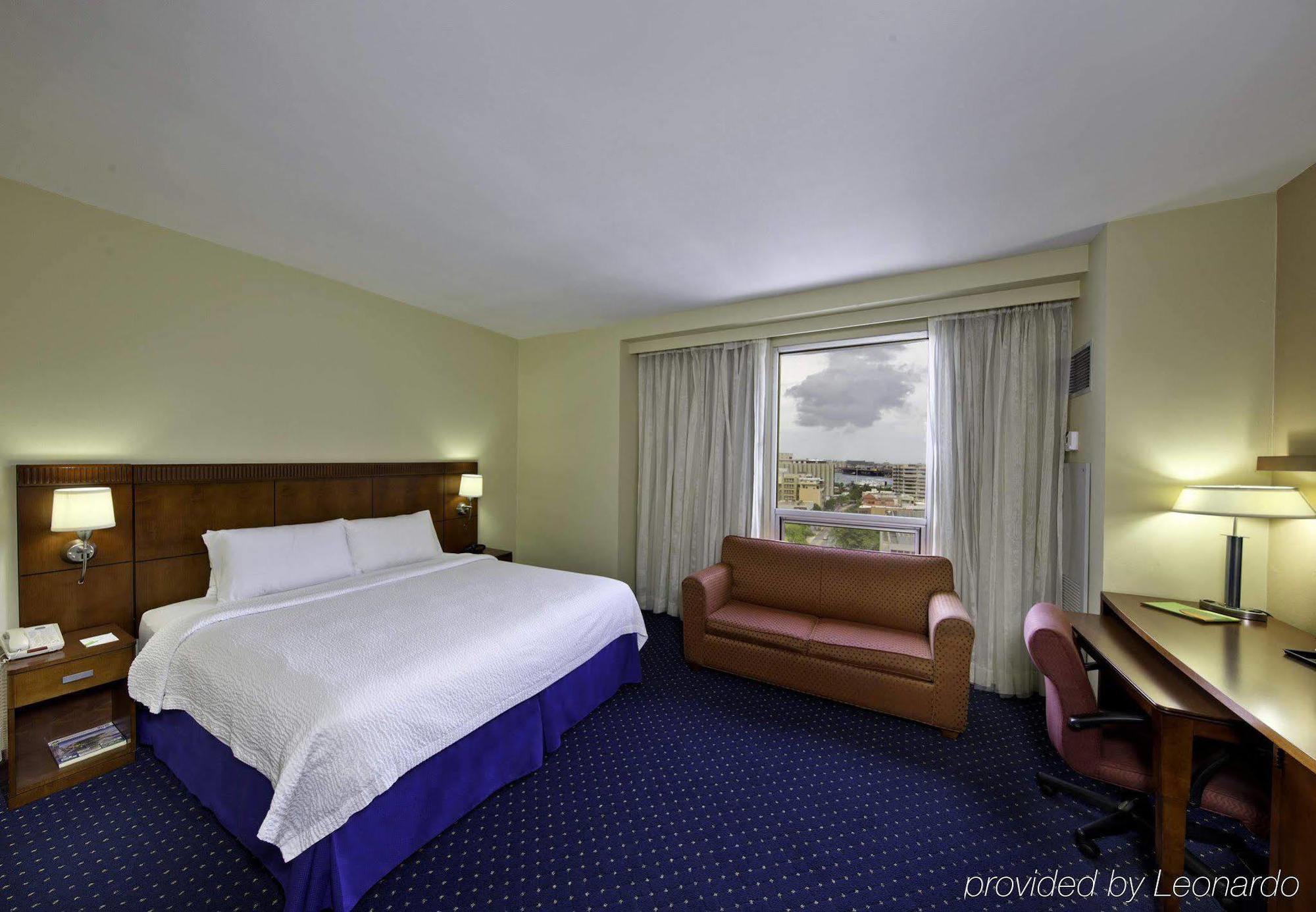 Hotel Courtyard By Marriott San Juan Miramar Exterior foto