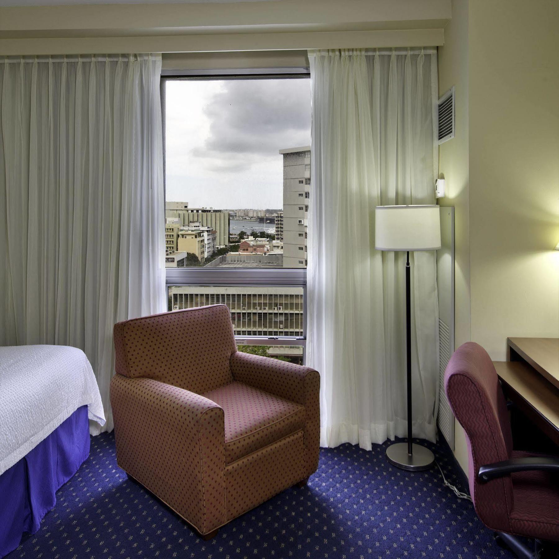 Hotel Courtyard By Marriott San Juan Miramar Exterior foto