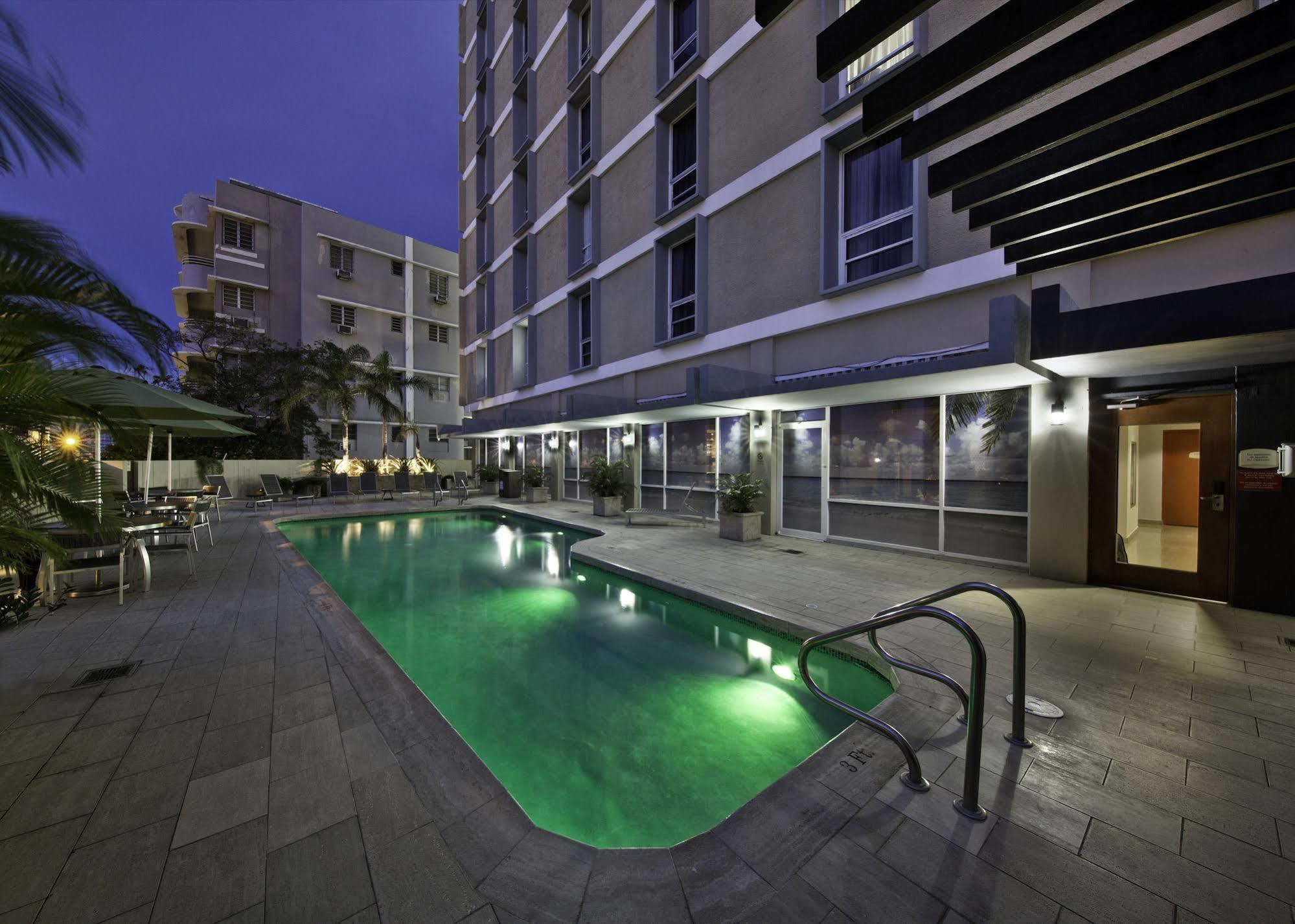 Hotel Courtyard By Marriott San Juan Miramar Exterior foto